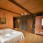 Lodge гуцульська оселя