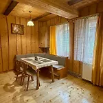 гуцульська оселя Yaremche