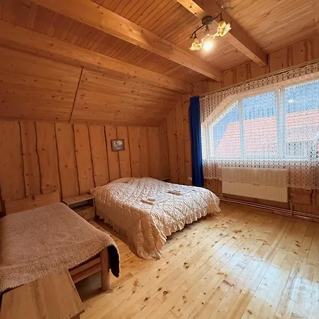 гуцульська оселя Domek letniskowy Jaremcze