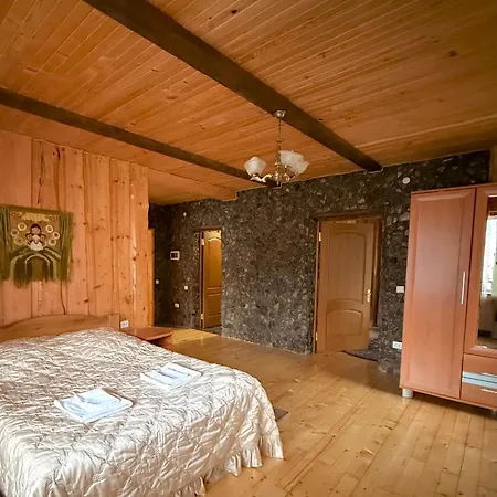 Hytte гуцульська оселя