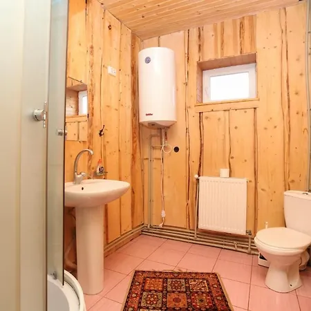 гуцульська оселя Yaremche