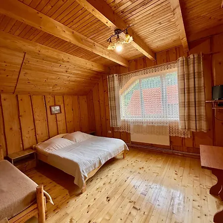 Lodge гуцульська оселя
