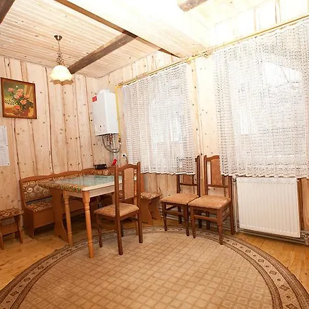 Hytte гуцульська оселя