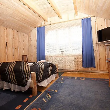 Lodge гуцульська оселя