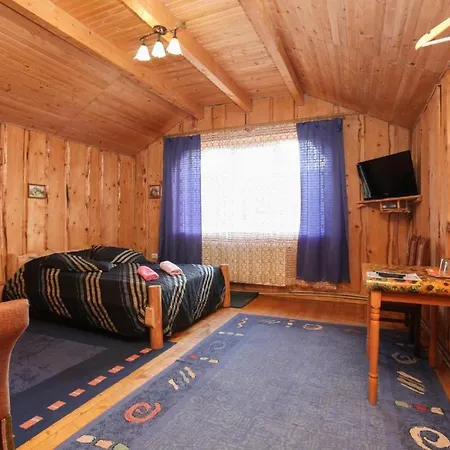 гуцульська оселя