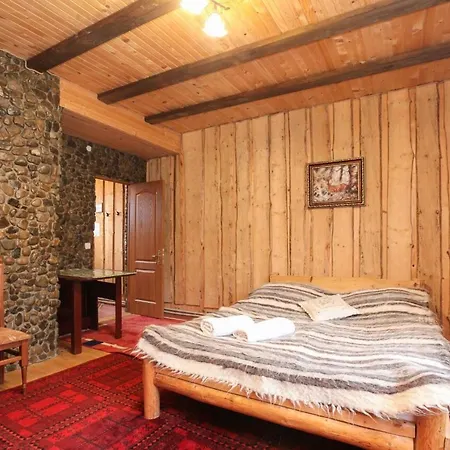 гуцульська оселя *