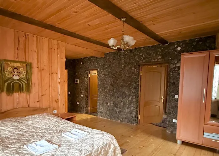 Lodge гуцульська оселя